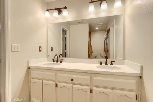 41820 Dillon Cir, Ahwahnee, CA 93601 - full bath with double vanity