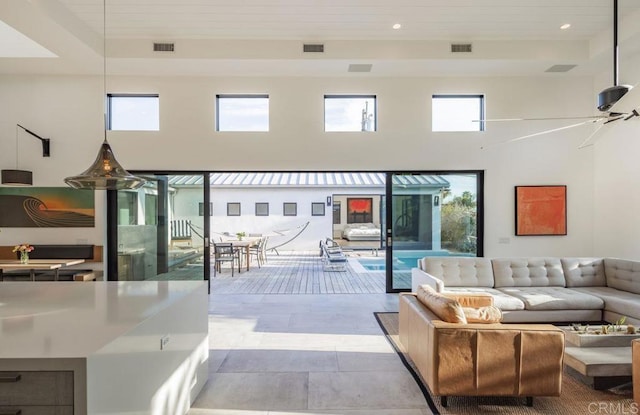 132628 Rainbow Ridge Ln, Encinitas, CA 92024 - community lobby featuring a towering ceiling and recessed lighting