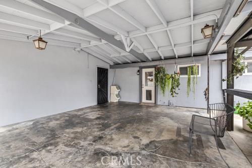1230 Kilson Dr, Santa Ana, CA 92707 - view of garage