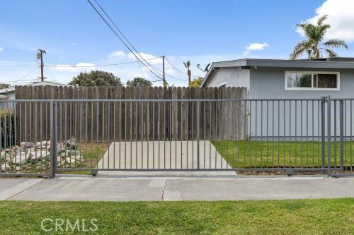 1230 Kilson Dr, Santa Ana, CA 92707 - view of gate