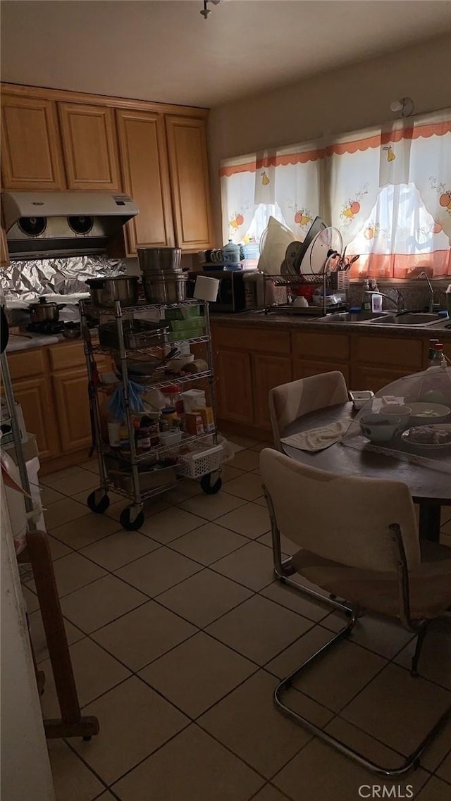 3940 City Terrace Dr, Los Angeles, CA 90063 - misc room with a sink and light tile patterned floors