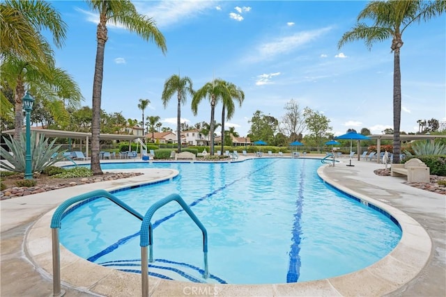 40310 Via Tonada, Murrieta, CA 92562 - community pool with a patio area