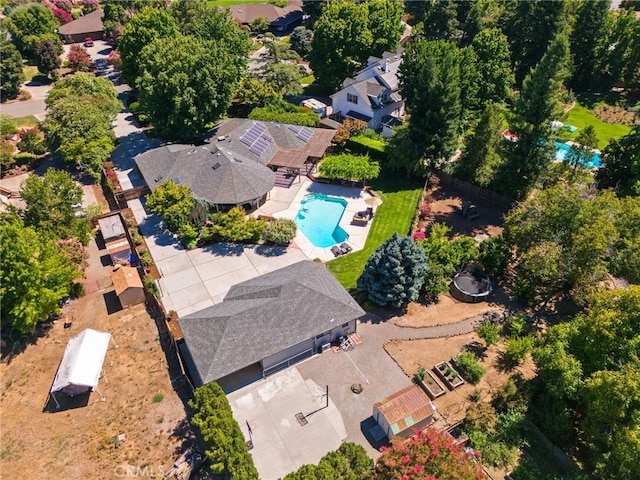 650 Crimson Ct, Chico, CA 95973 - aerial view of a pool