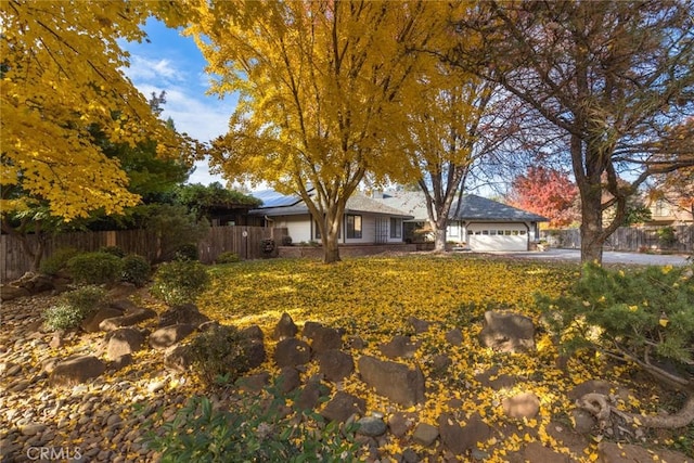 650 Crimson Ct, Chico, CA 95973 - view of yard featuring fence