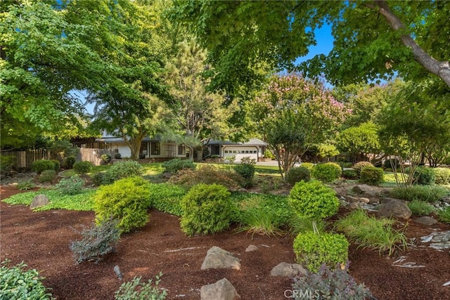 650 Crimson Ct, Chico, CA 95973 - view of yard featuring fence
