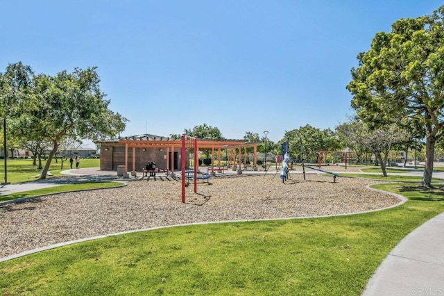 1450 Oakpoint Ave, Chula Vista, CA 91913 - communal playground featuring a pergola and a lawn