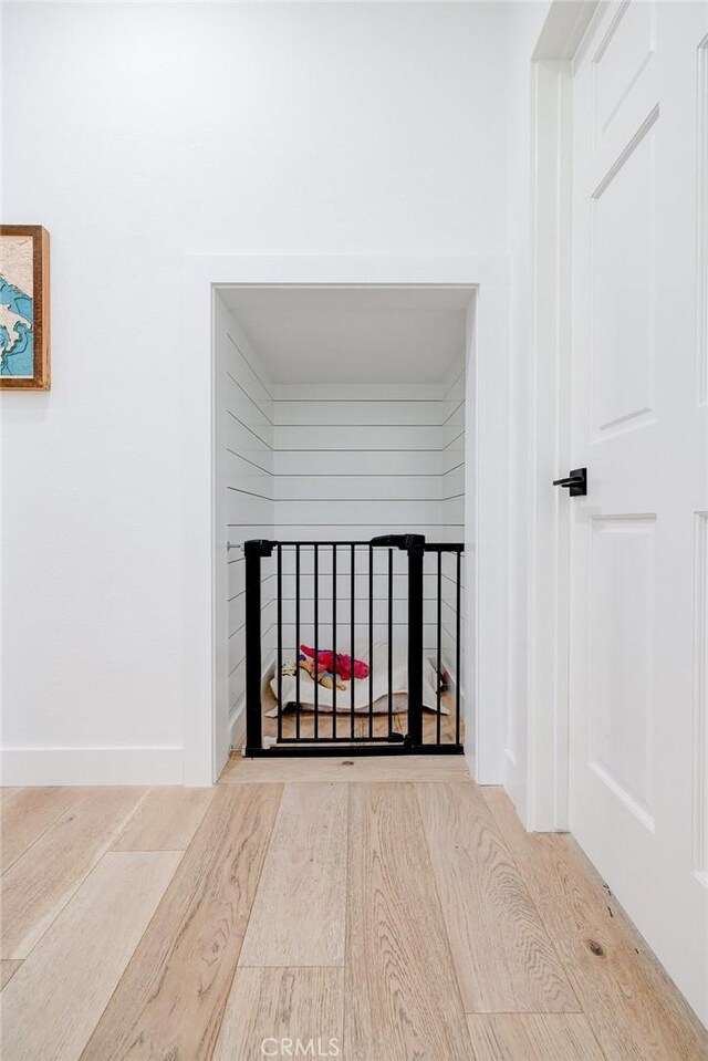 1852 6th St, Manhattan Beach, CA 90266 - detailed view of a fireplace, wood finished floors, and baseboards