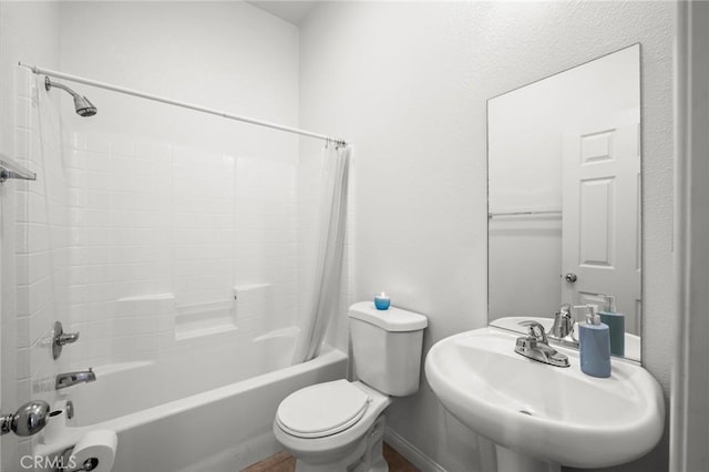 7625 Pinon Dr, Yucca Valley, CA 92284 - full bathroom with a sink and shower / bathtub combination with curtain
