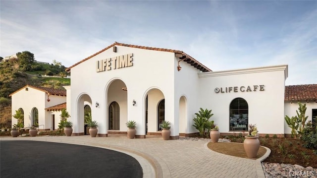 9 Gema, San Clemente, CA 92672 - view of building exterior featuring curved driveway