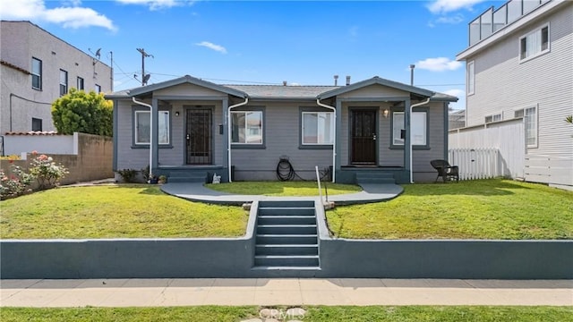 1515 S Walker Ave, San Pedro, CA 90731 - bungalow featuring fence and a front lawn