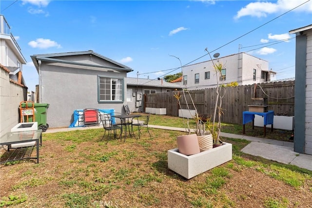 1515 S Walker Ave, San Pedro, CA 90731 - view of yard featuring a fenced backyard