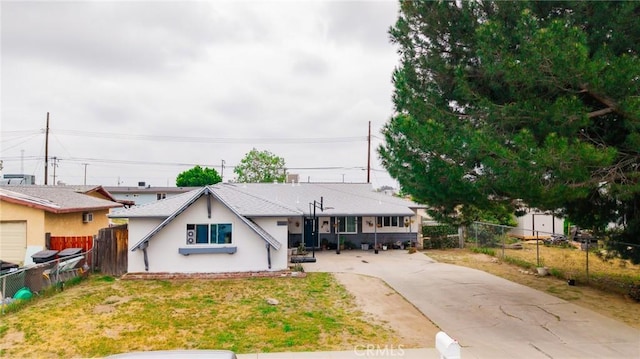 1924 Hunter Rd, Colton, CA 92324 - view of front of property with driveway and stucco siding