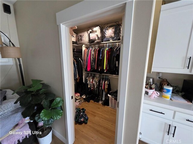 24236 Cahuilla Rd, Apple Valley, CA 92307 - view of closet