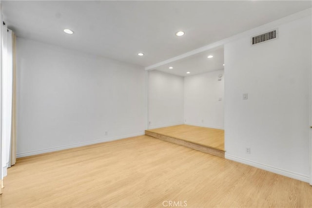 630 E Acacia Ave Unit 6, Glendale, CA 91205 - unfurnished room featuring light wood-style floors, baseboards, recessed lighting, and visible vents