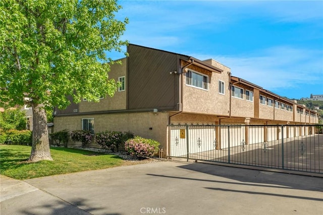 630 E Acacia Ave Unit 6, Glendale, CA 91205 - view of property featuring fence