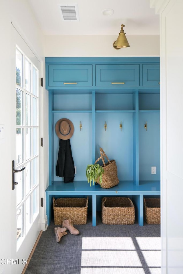 233 Hillside Rd, South Pasadena, CA 91030 - mudroom with carpet flooring