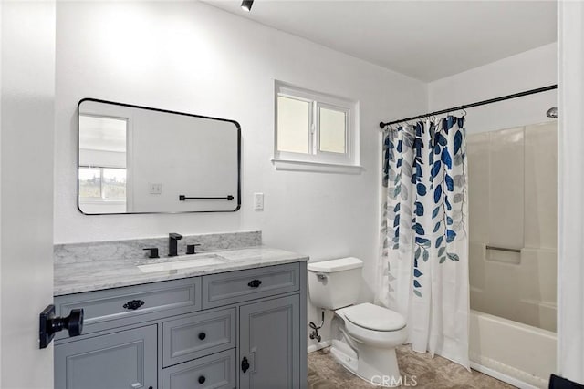 43 Zepher Way, Oroville, CA 95966 - bathroom with toilet, vanity, and shower / bath combination with curtain