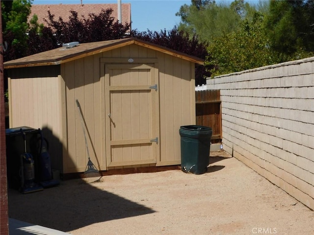 14131 Mare Ln, Victorville, CA 92394 - photo 24