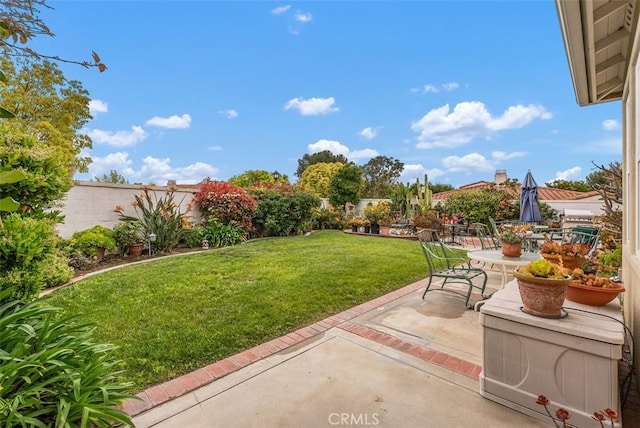 18 Corte Sevilla, San Clemente, CA 92673 - view of green lawn with a patio