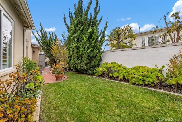 18 Corte Sevilla, San Clemente, CA 92673 - view of yard featuring a patio area