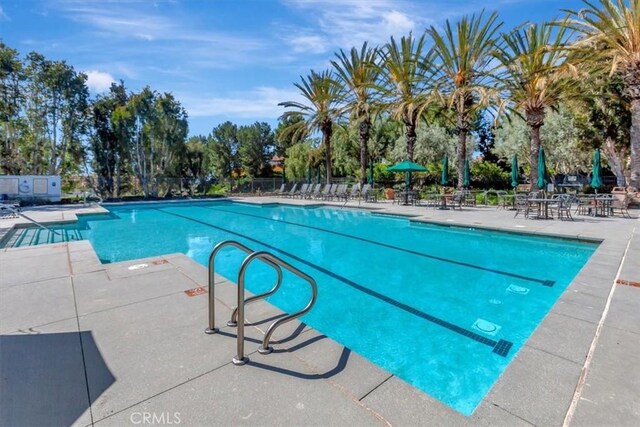 18 Corte Sevilla, San Clemente, CA 92673 - community pool with a patio