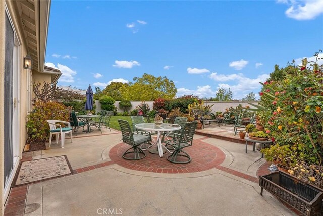 18 Corte Sevilla, San Clemente, CA 92673 - fenced backyard featuring outdoor dining area and a patio area