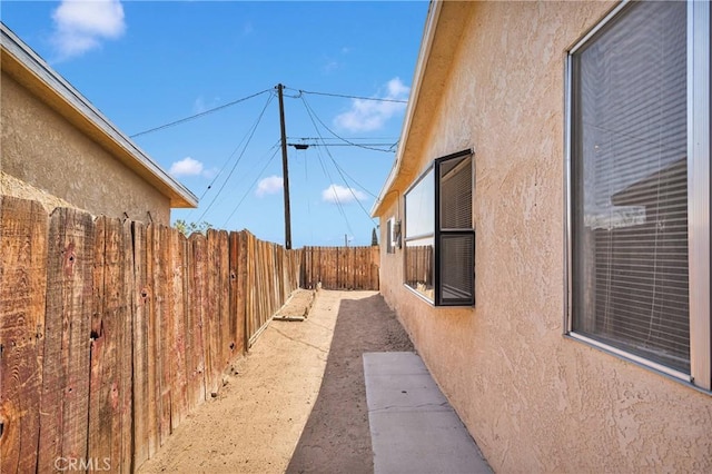 305 Beverly Ave, Barstow, CA 92311 - view of yard