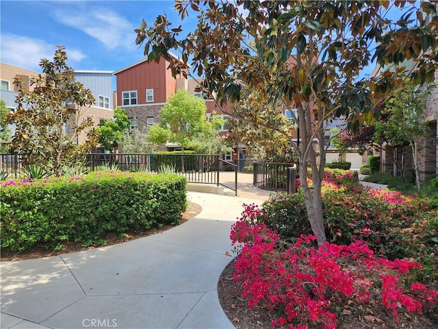 8823 Jacaranda Unit F, Montclair, CA 91763 - view of community