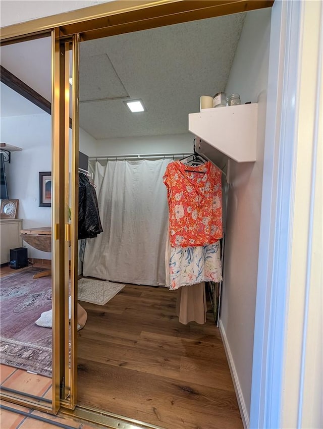 48143 Calle Seranas Ln, Quinta, CA 92253 - full bathroom featuring wood finished floors