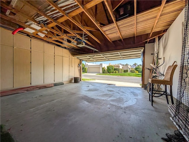 48143 Calle Seranas Ln, Quinta, CA 92253 - garage featuring a garage door opener