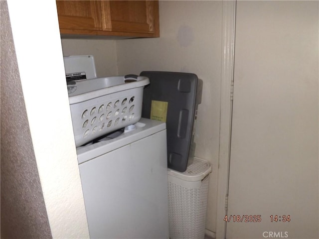 848 Oakmont, Lake Arrowhead, CA 92352 - laundry room with cabinet space and separate washer and dryer