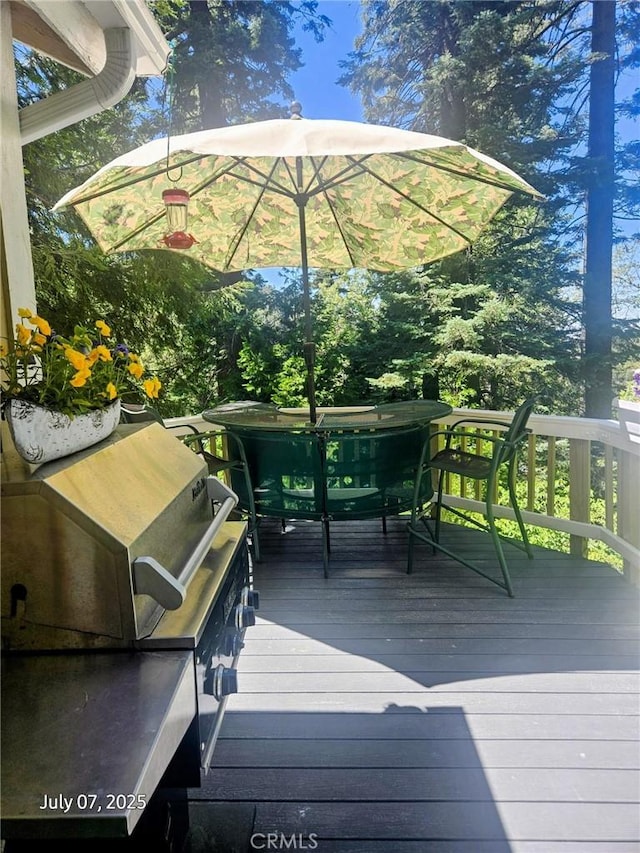 848 Oakmont, Lake Arrowhead, CA 92352 - deck featuring grilling area