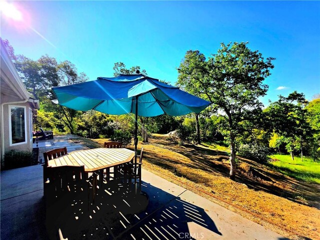 47180 Lookout Mountain Dr, Coarsegold, CA 93614 - view of patio / terrace with outdoor dining space