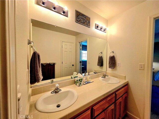 47180 Lookout Mountain Dr, Coarsegold, CA 93614 - full bathroom with double vanity