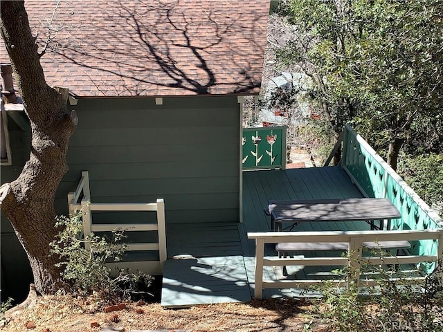 33010 Juniper Ln, Green Valley Lake, CA 92341 - exterior space featuring a shingled roof