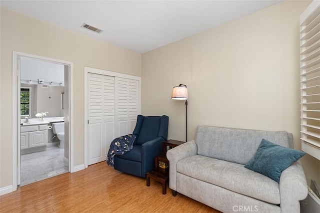 37 Rumford St, Ladera Ranch, CA 92694 - living area featuring light wood-style floors