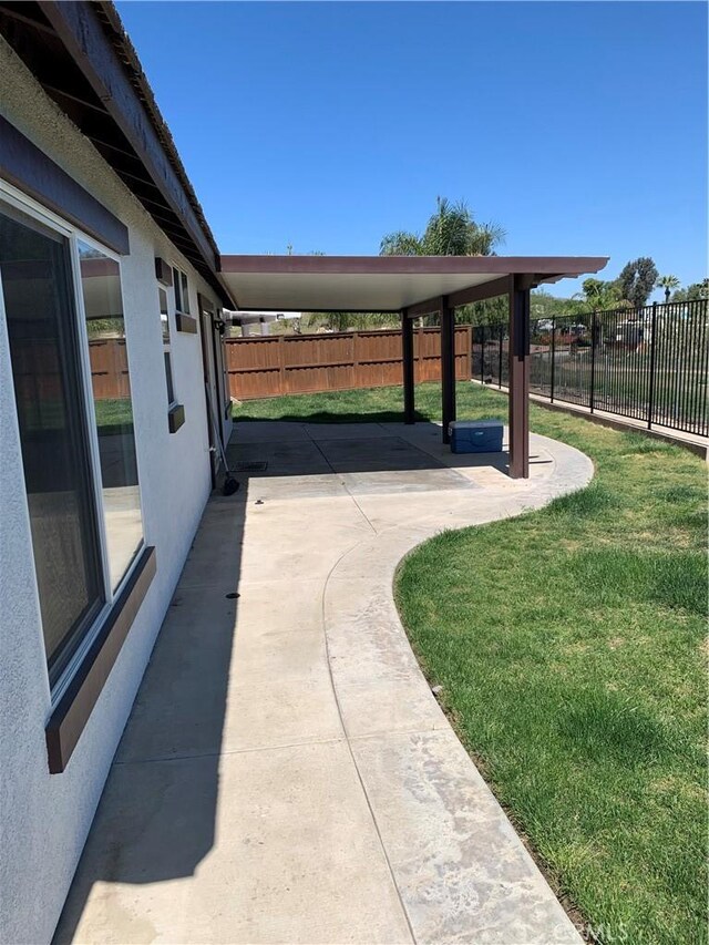 18810 Oakview Way, Lake Elsinore, CA 92530 - fenced backyard with a patio