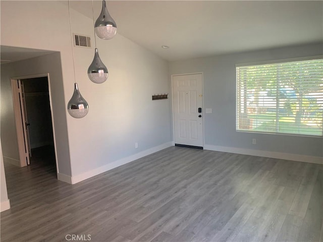 18810 Oakview Way, Lake Elsinore, CA 92530 - empty room with wood finished floors and baseboards