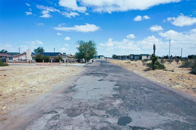 3 Aztec Ln, Adelanto, CA 92301