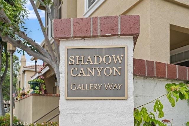 view of community / neighborhood sign