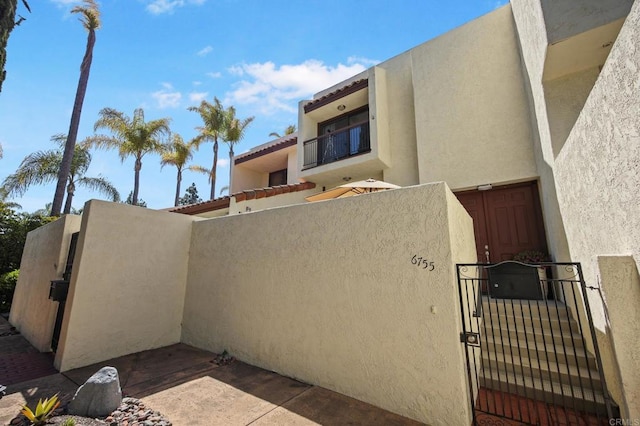 6755 Caminito Del Greco, San Diego, CA 92120 - view of patio / terrace with a gate