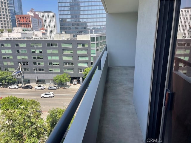 600 W 9th St Unit 902, Los Angeles, CA 90015 - balcony featuring a city view