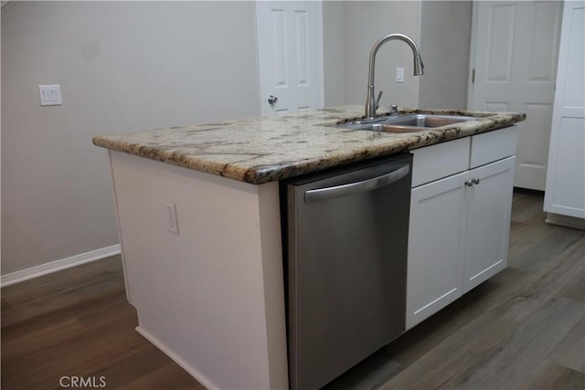 22 Platinum Cir, Ladera Ranch, CA 92694 - kitchen featuring dishwasher, a sink, dark wood-style floors, and light stone counters
