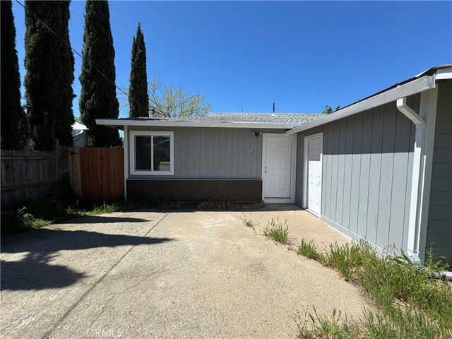 3723 Buckeye St, Clearlake, CA 95422 - entrance to property featuring fence