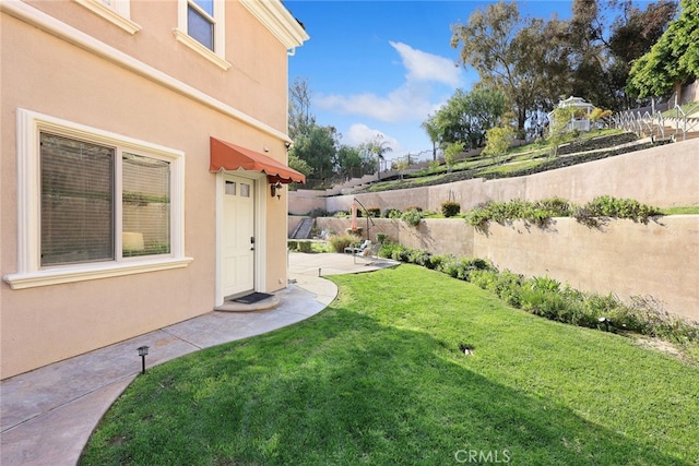 15841 Aurora Crest Dr, Whittier, CA 90605 - view of yard with a patio