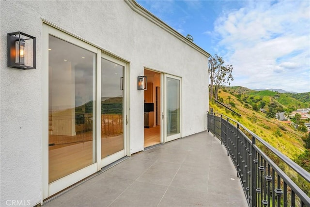 10050 Olivia Ter, Sun Valley, CA 91352 - balcony featuring a mountain view