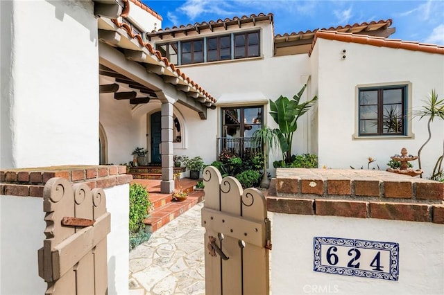 624 Calle Miramar, Redondo Beach, CA 90277 - view of patio featuring a gate and a fenced front yard
