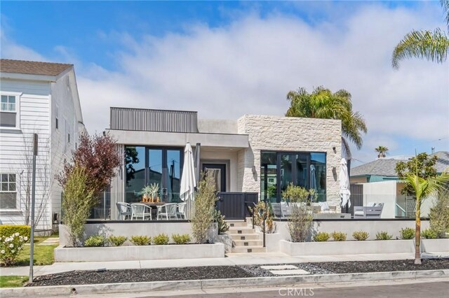 215 Lincoln Ave, Huntington Beach, CA 92648 - photo 1