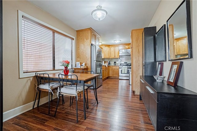 791 W 2nd St, San Pedro, CA 90731 - dining room with dark wood-style floors and baseboards