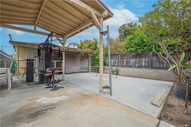 791 W 2nd St, San Pedro, CA 90731 - fenced backyard with a patio